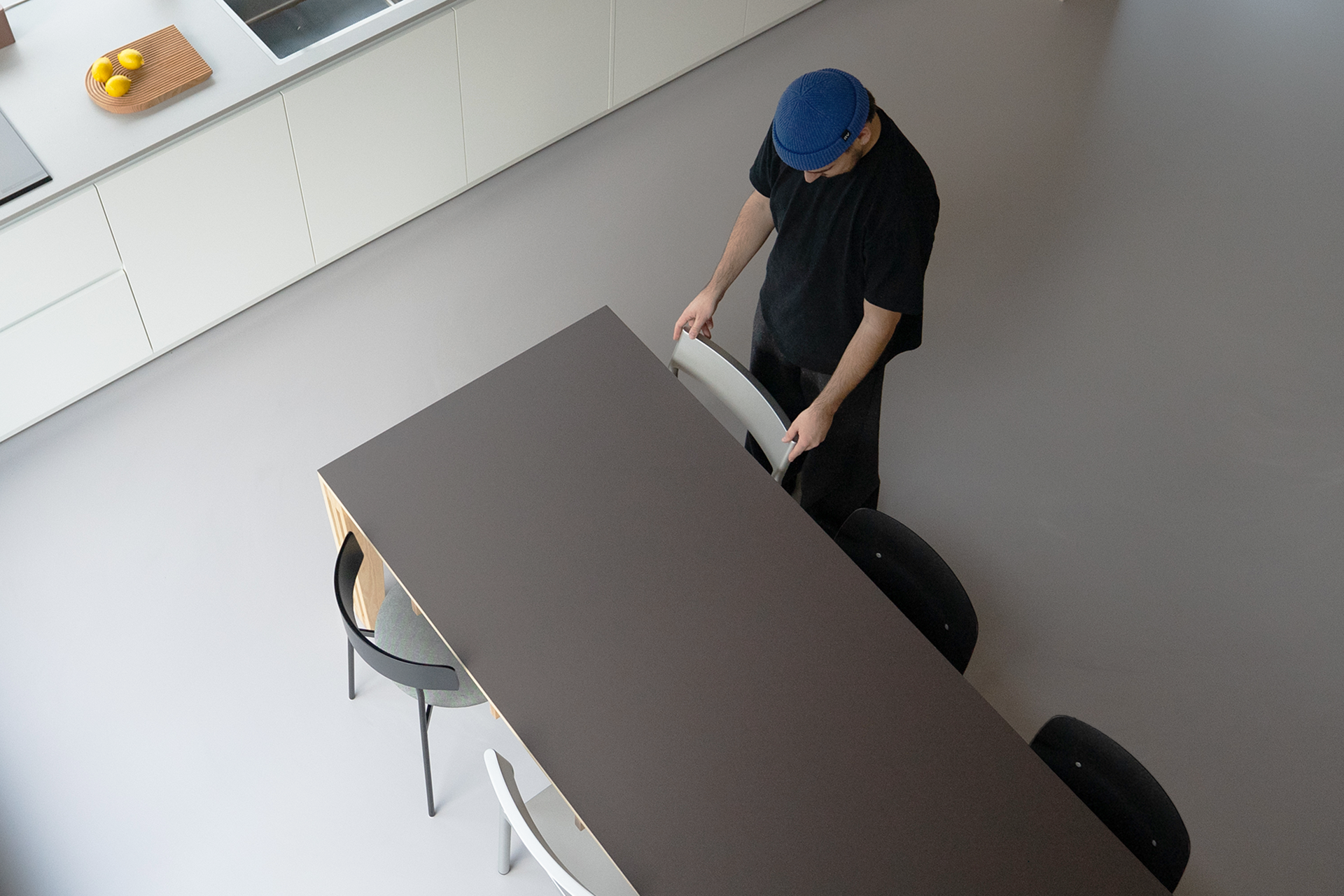 GROVE_DINING_TABLE_TAFEL_ONTWERP_NICK_BEENS_STUDIO_ ZWOLLE COMMISION OP MAAT GEMAAKT TAFEL